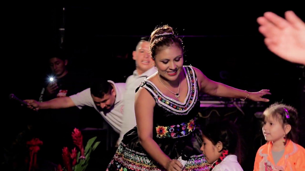 Magda la voz sensual y la Clase Andina en concierto / Sirena / Qori carnaval 2019