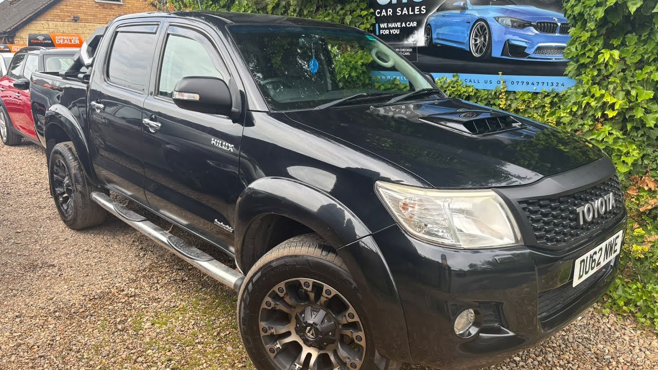 Toyota Hilux 3.0 D-4D invincible
