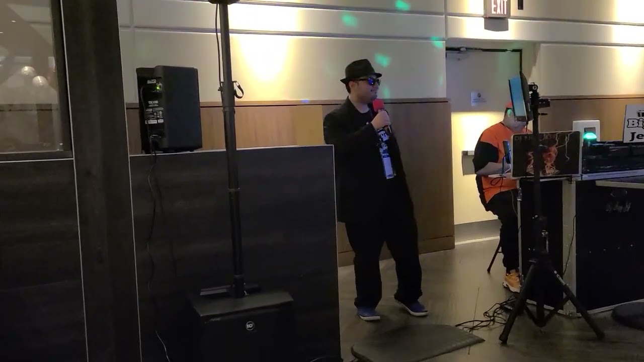 Dave And Busters karaoke: Blue's Brothers - gimme some lovin