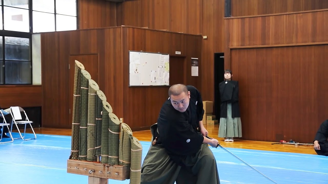 日本顶级剑术，大师出刀有多快？瞪大眼都看不清竹木如何断裂！