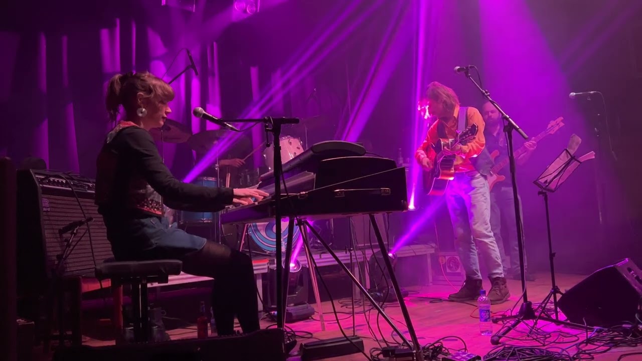 Amuri - Kestääkö siivet (Indie-iltamat winter edition • 17.2.2023 • Utopia • Turku)