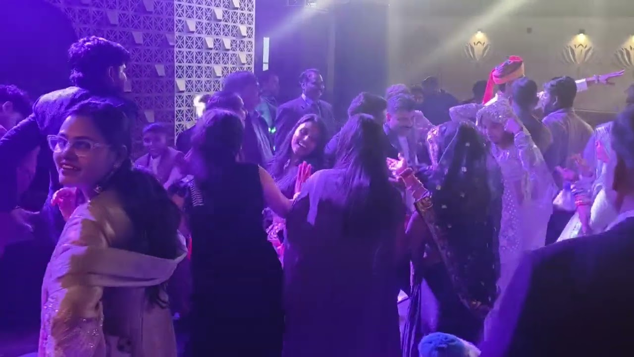 Abhishek Saini ki shaadi ka DJ dance part 1