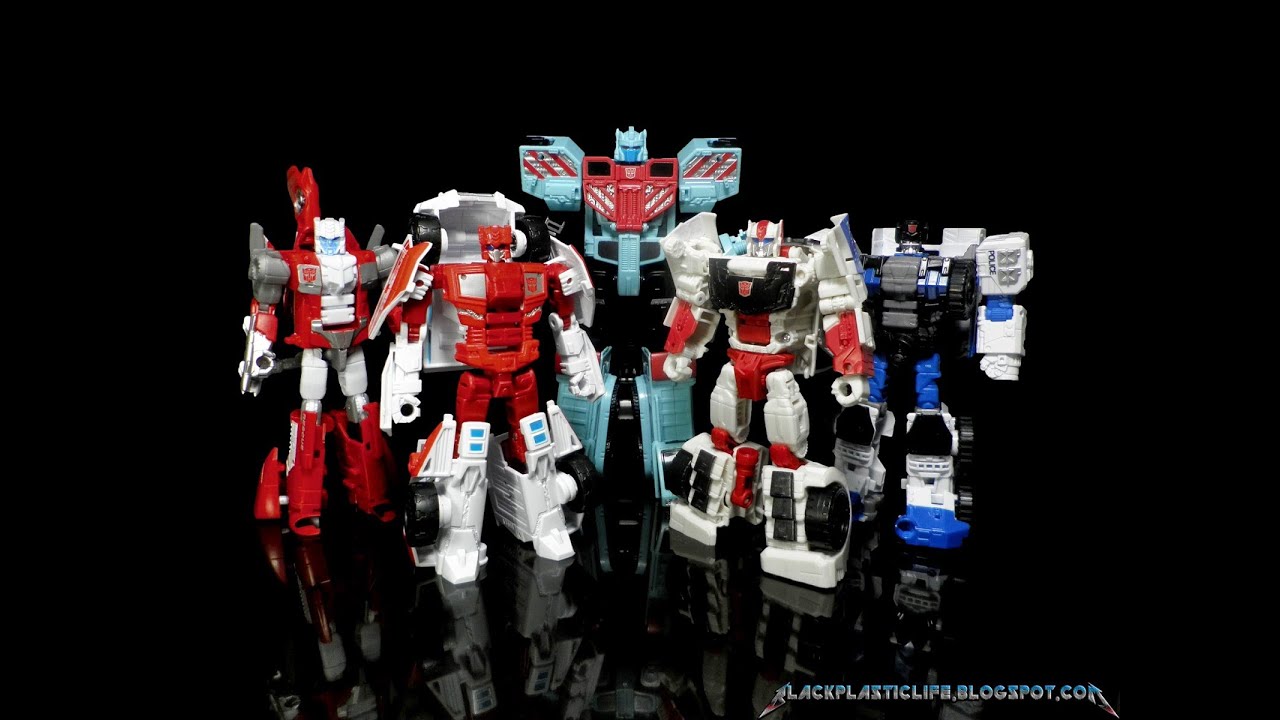 Transformers Combiner Wars Protectobots Defensor Review
