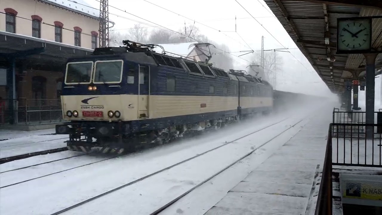 Snehová víchrica - Železničná stanica VRÚTKY 4.2.2023