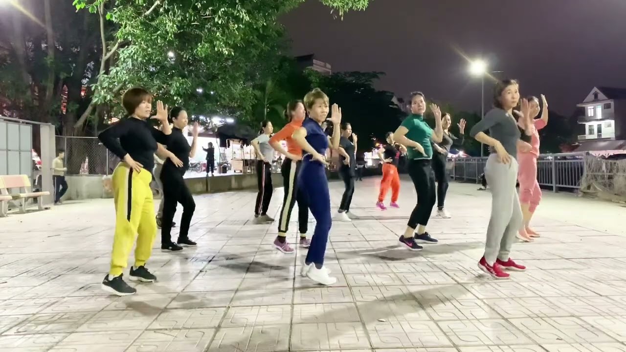 Nhảy dân vũ - “Nhạc Ấn Độ” cực hay nghe là muốn nhảy có link hướng dẫn từng bước phần mô tả