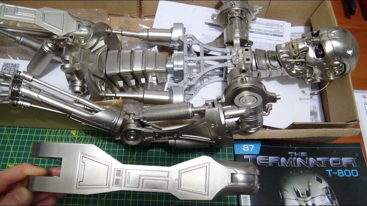 COSTRUSCI IL TERMINATOR T-800 - MONTAGGIO FASCICOLI NUMERI 84, 85, 86, 87.