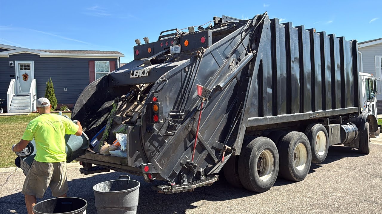 Black Mack MR Leach Rear Loader Garbage Truck on Trailer Park Trash