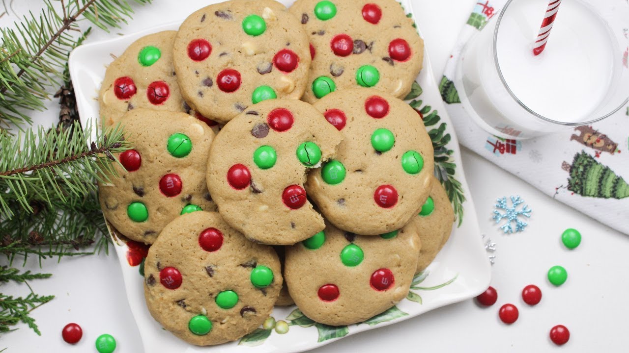 Santa&rsquo;s Favorite Cookies | Chocolate Chip M&M's Cookies | Easy Cookies For Santa