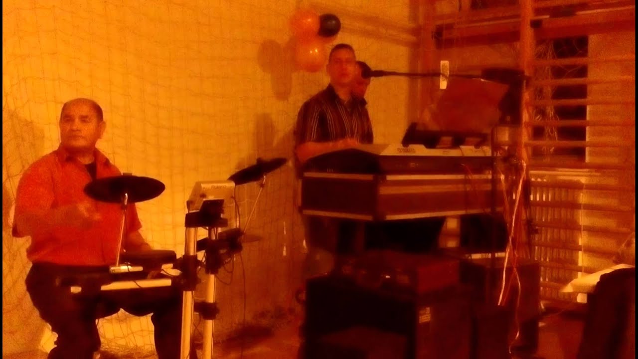 Homlok Sanyika -mulat&oacute;s mix