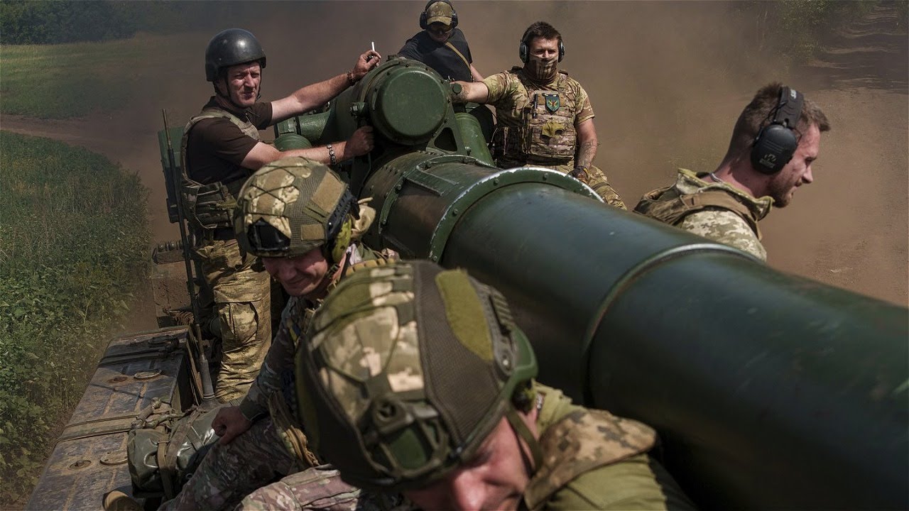 Karo baigties Ukrainoje klausimas įžiebė aršias diskusijas: istorikas susikirto su Ž. Pavilioniu