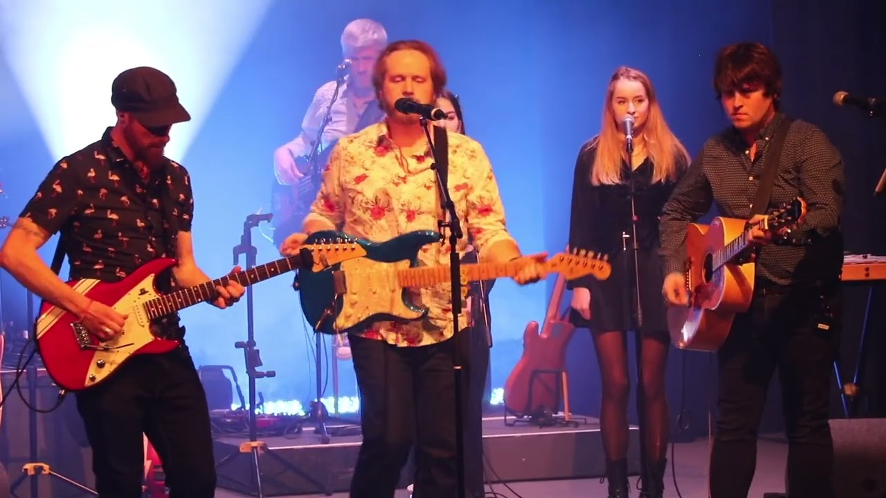Mirror Glow (live at the Joseph Rowntree Theatre, York)
