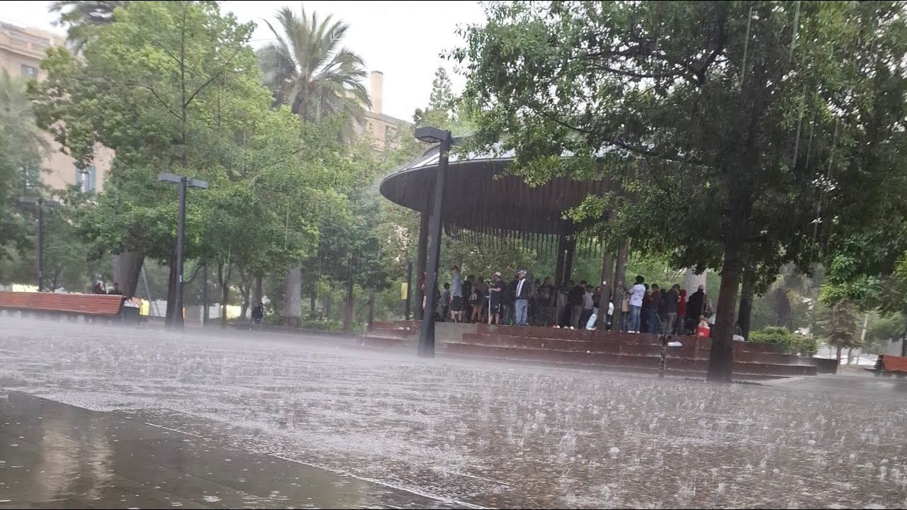 #LluviaDeVerano #DiaDeLosPatrimonios #SantiagoDeChile #SantiagoCentro #Chile 