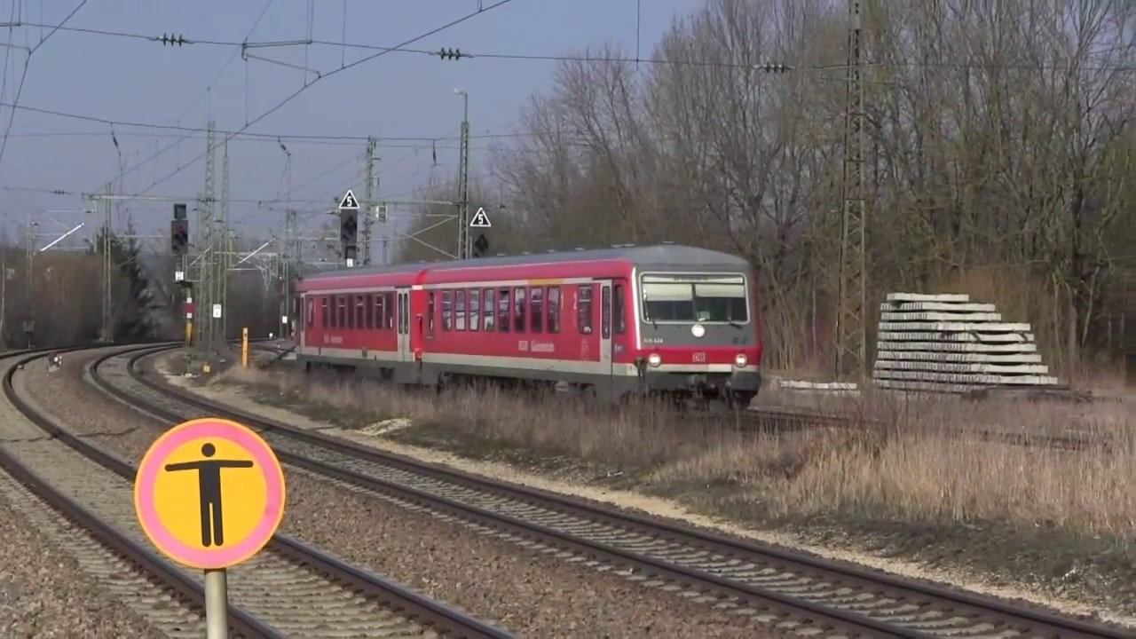 Güterzüge und Personennahverkehr in Neufahrn (Niederbayern) 08.03.2013