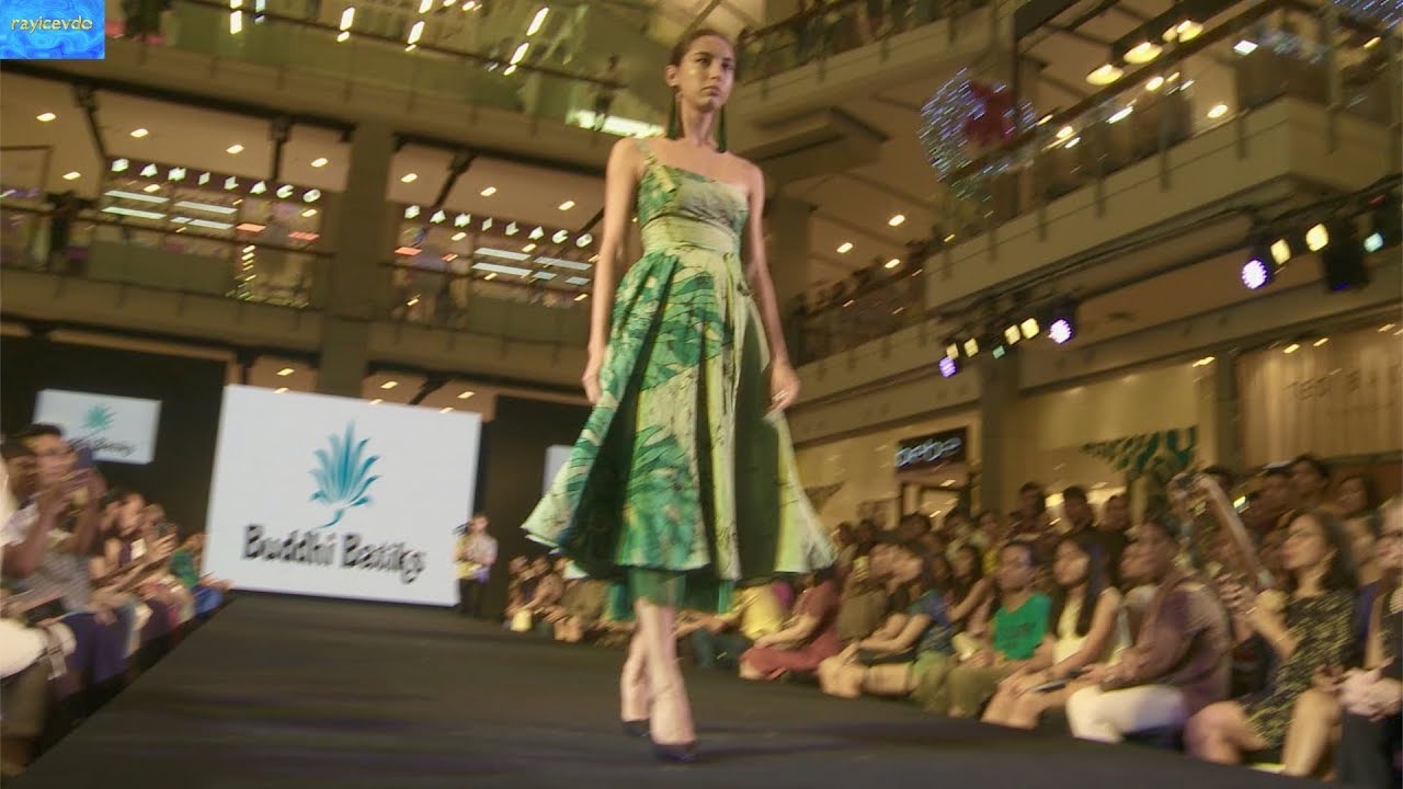Thai Silk International Fashion Show  Buddhi Batiks Sri Lanka