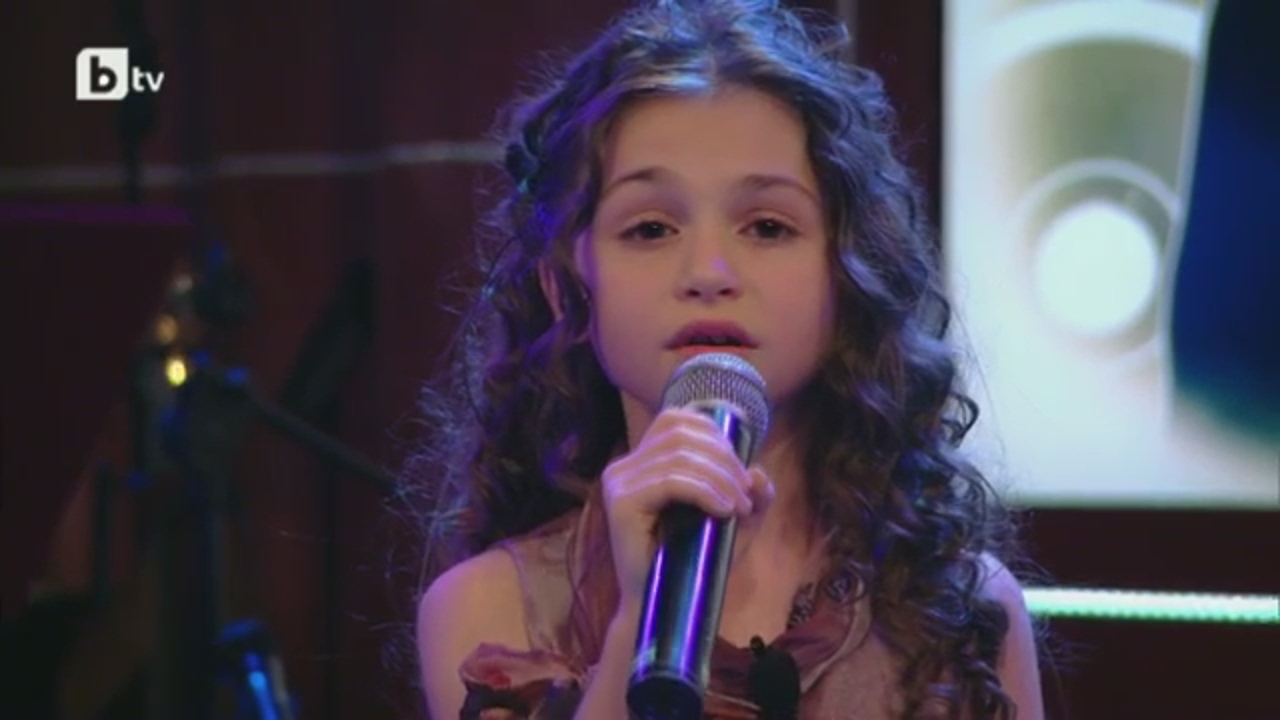 Krisia Todorova: Singing 