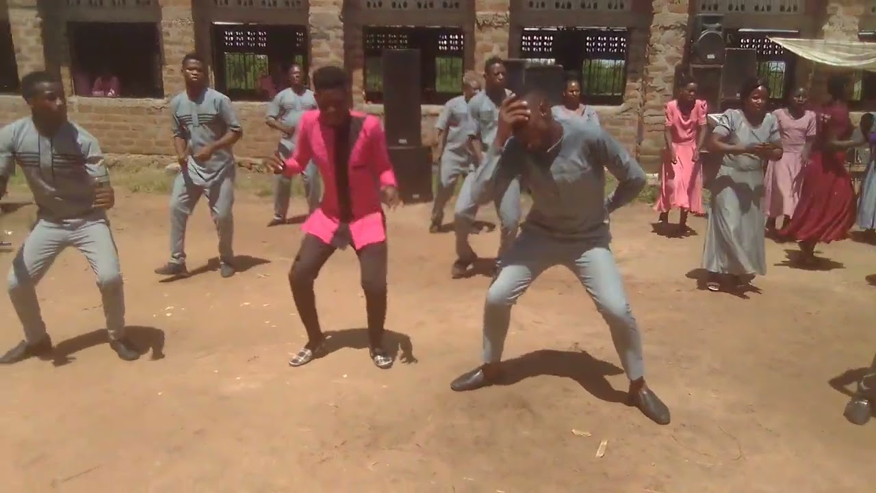 aic shishani Nazareth choir wakifanya yao kwenye mkutano wa pasaka2222