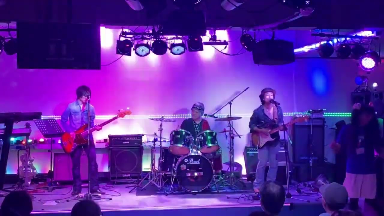 One After 909 (The Beatles cover) / Bagues