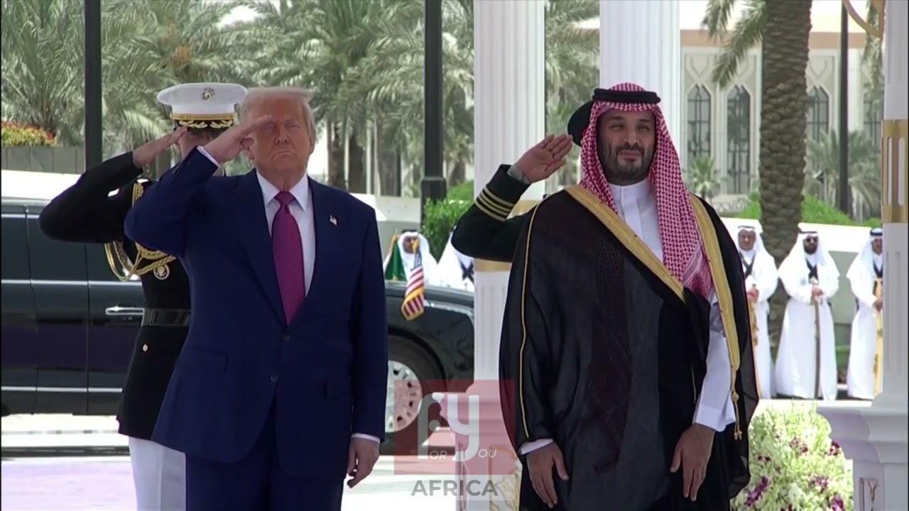 Le président américain Donald Trump arrive à la cour royale d’Arabie saoudite