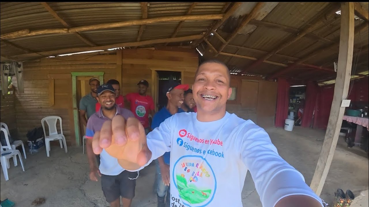 D&Iacute;A 30. !  HACIENDO EL CONUCO DE LA CASA DEL AMOR Y LA AMISTAD EN EL CAMPO EL NARANJAL 