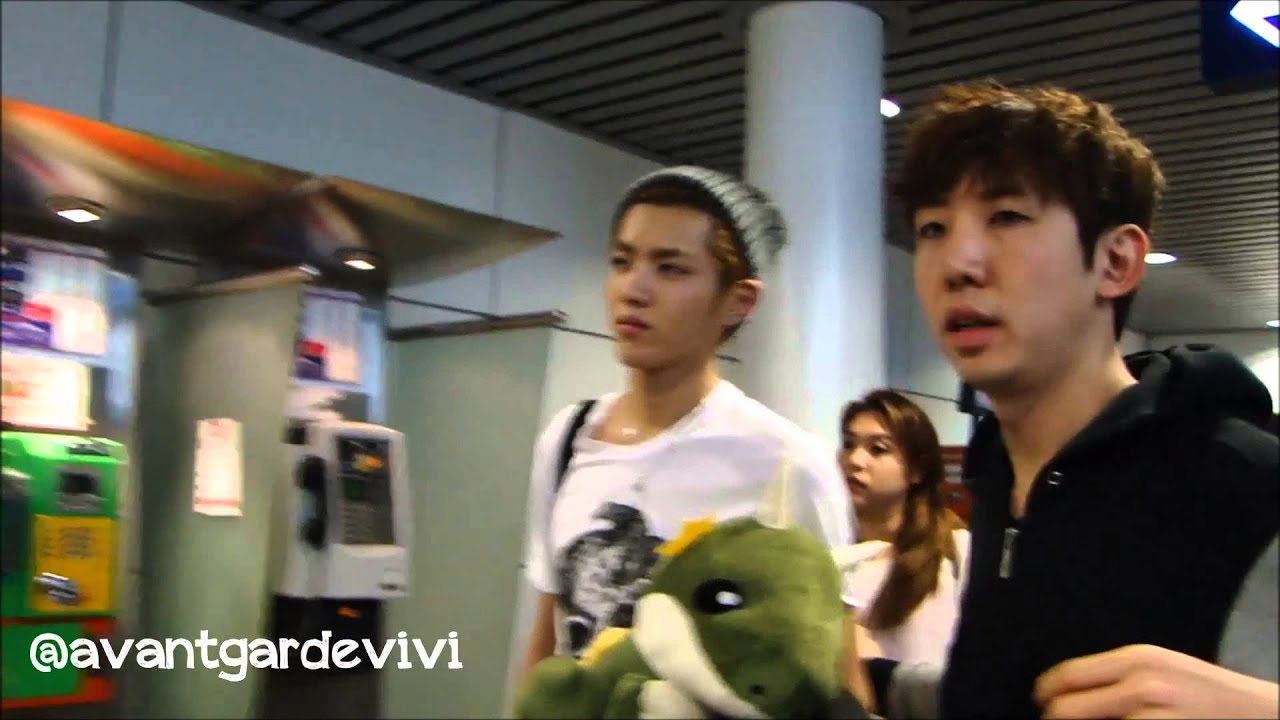 [HD 1080p/FANCAM] 121210 EXO M ARRIVAL AT KLIA AIRPORT MALAYSIA