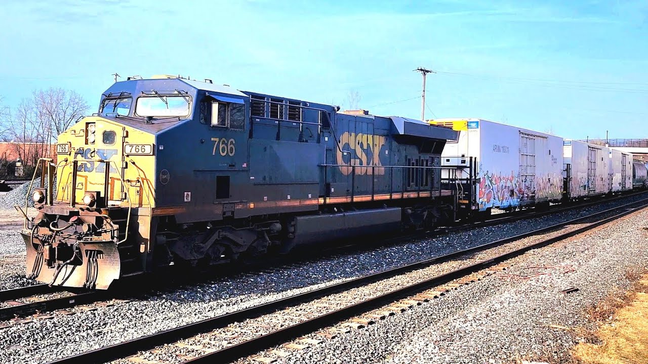 CSX Mixed Freight Manifest Rolls Westbound Through Berea Ohio 