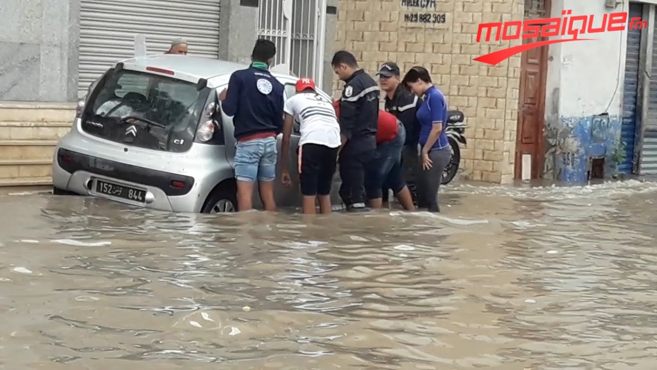 صفاقس: أمطار غزيرة تؤدي إلى غلق الطرقات