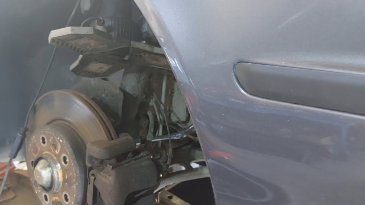 Brake pad replacement BMW 320
