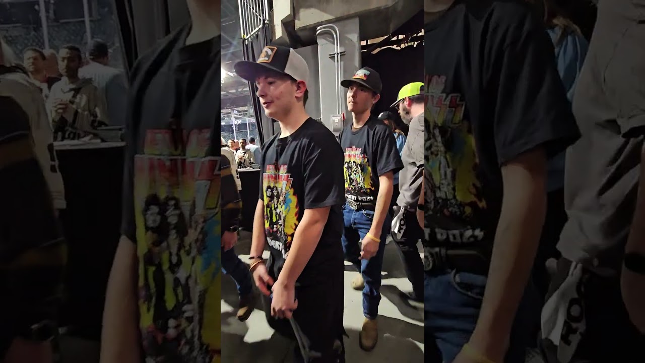 Back Stage with Minikiss photos with fans. Las Vegas Desert Dogs LaCrosse Game 2/13/2026
