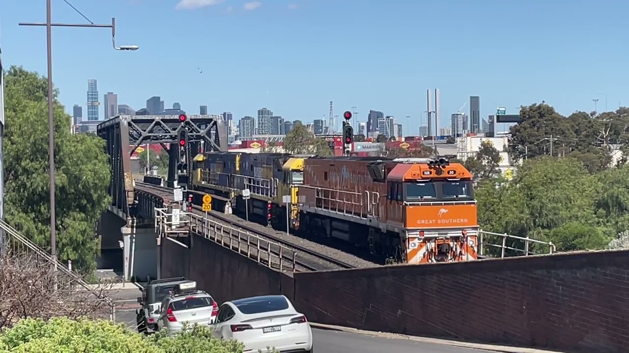 EV120 Run up to Cranbourne x2 and Freight around Melbourne 