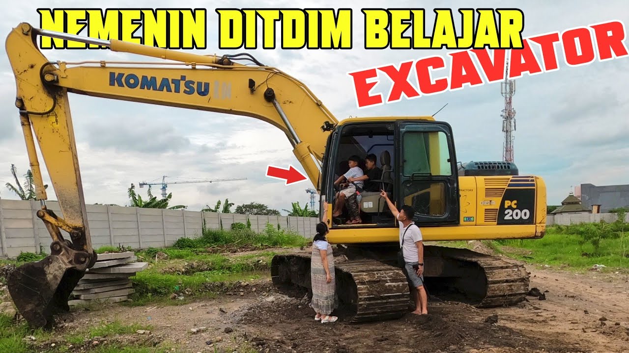 pertamakali familly jalan jalan pakai traga, bunda nganterin ditdim belajar excavator