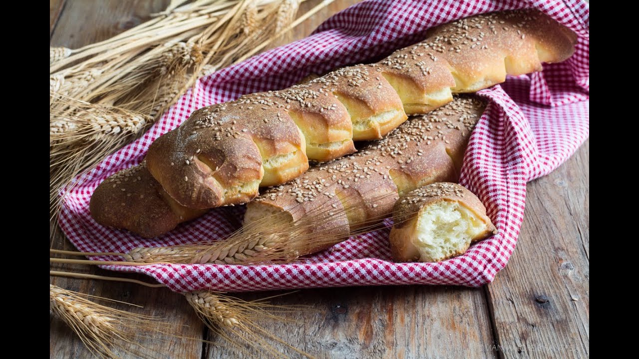 PANE FATTO IN CASA con farina di semola e 1 g di lievito