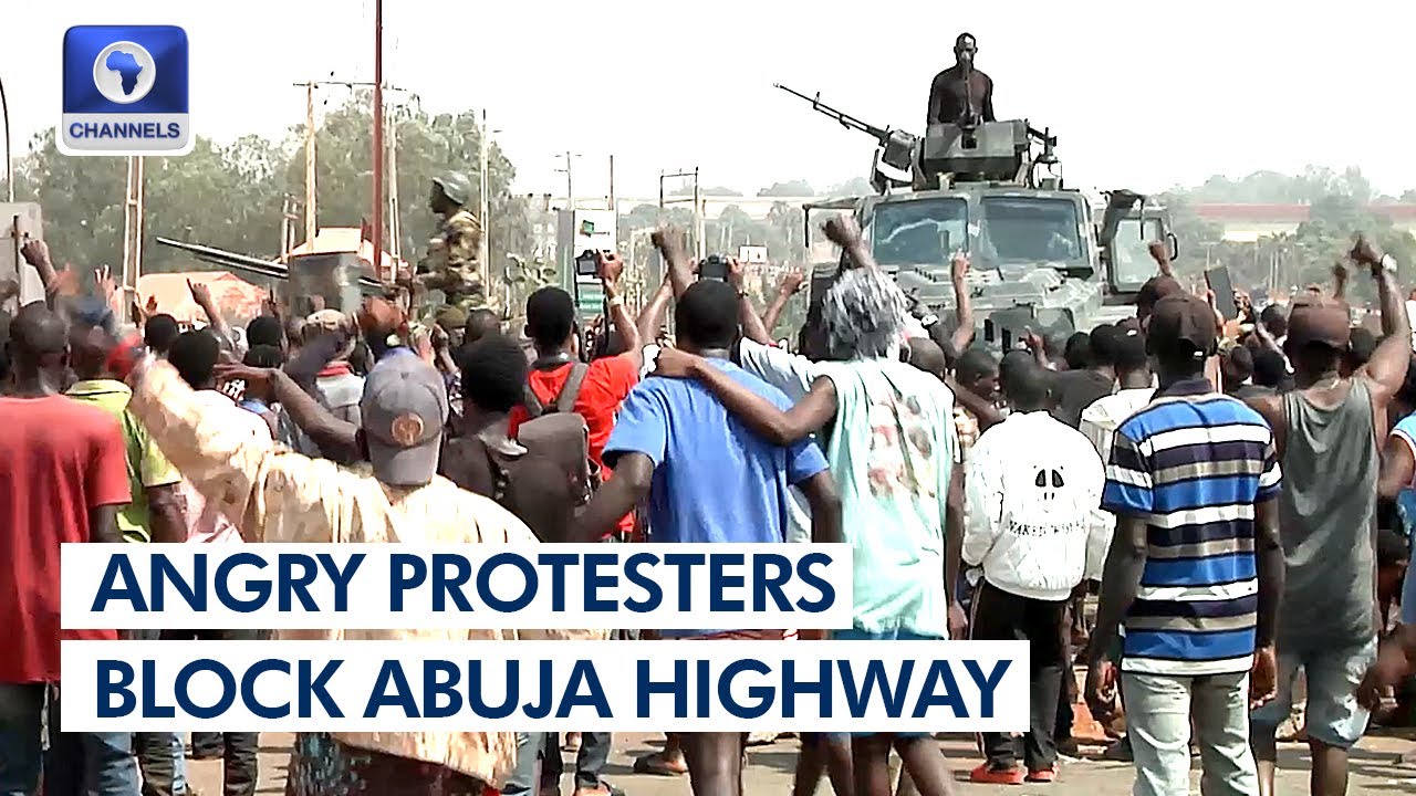 Angry Residents Block Abuja-Kaduna Highway, Protest Incessant Bandit Attacks