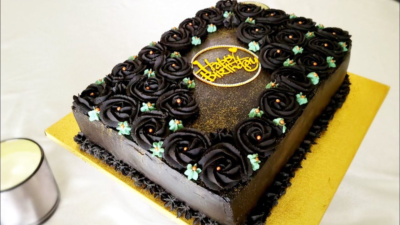 Gâteau d'anniversaire rectangulaire en noir pour 40 personnes, recette simplifiée