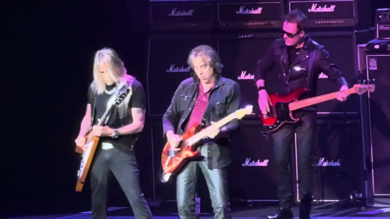 Pearcy & DeMartini of RATT “I Want A Woman” live at Mohegan Sun Arena in Uncasville, CT 4/5/2025