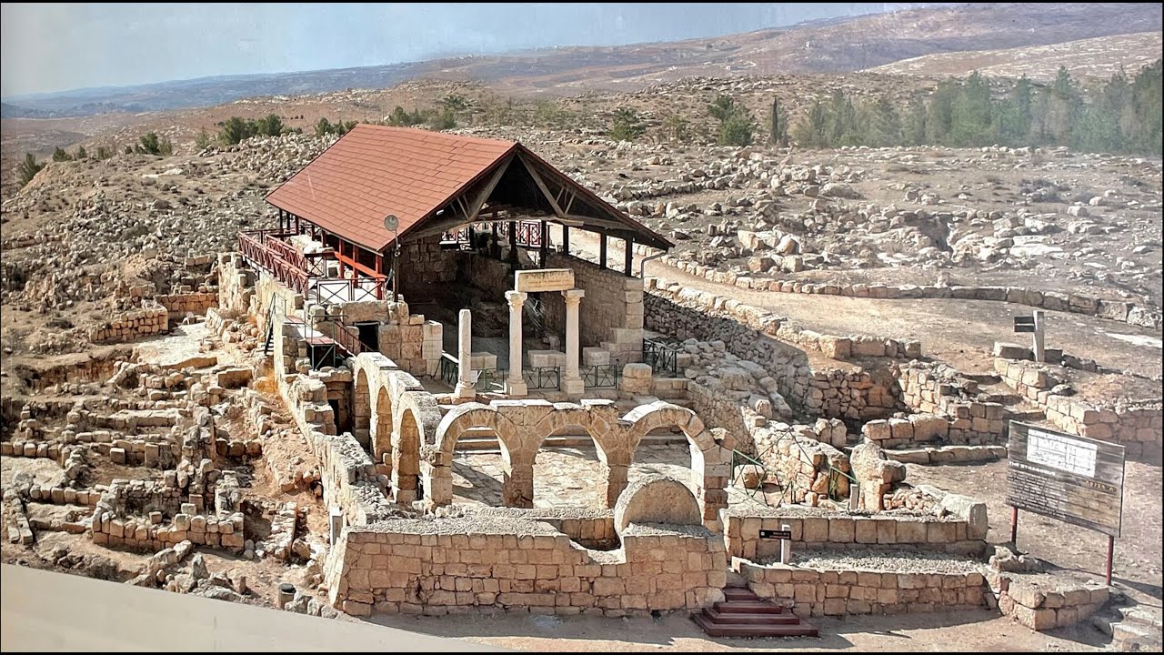 Ancient Susya: An Undocumented Messianic Synagogue in Judea?  בית הכנסת האתיק בסוסיא