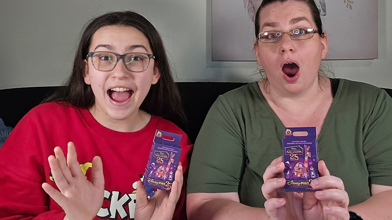 Disney Emperors New Groove Llama 25 Years Limited Release Mystery Pin Unboxing!
