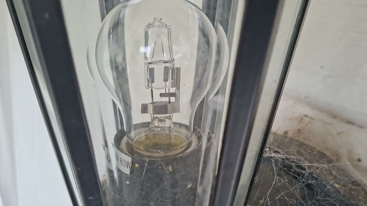 How change a bulb in outdoor porch lighr