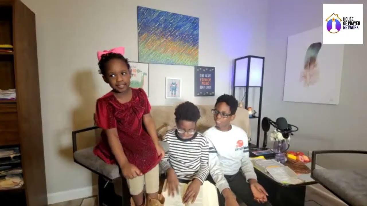 SPOTLIGHT CHILDREN : THE FINGER OF GOD FAMILY/HEALING EDITION.