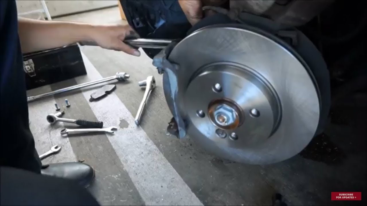 MINI Cooper - Front Brake Pad/Rotor Replacement