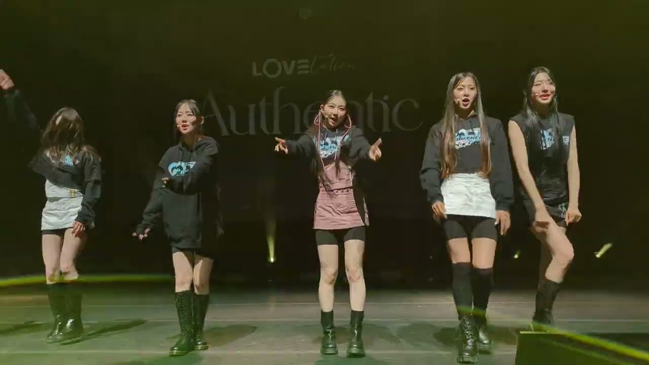 tripleS (트리플에스) LOVElution - Colorful | Tysons 231003 | 