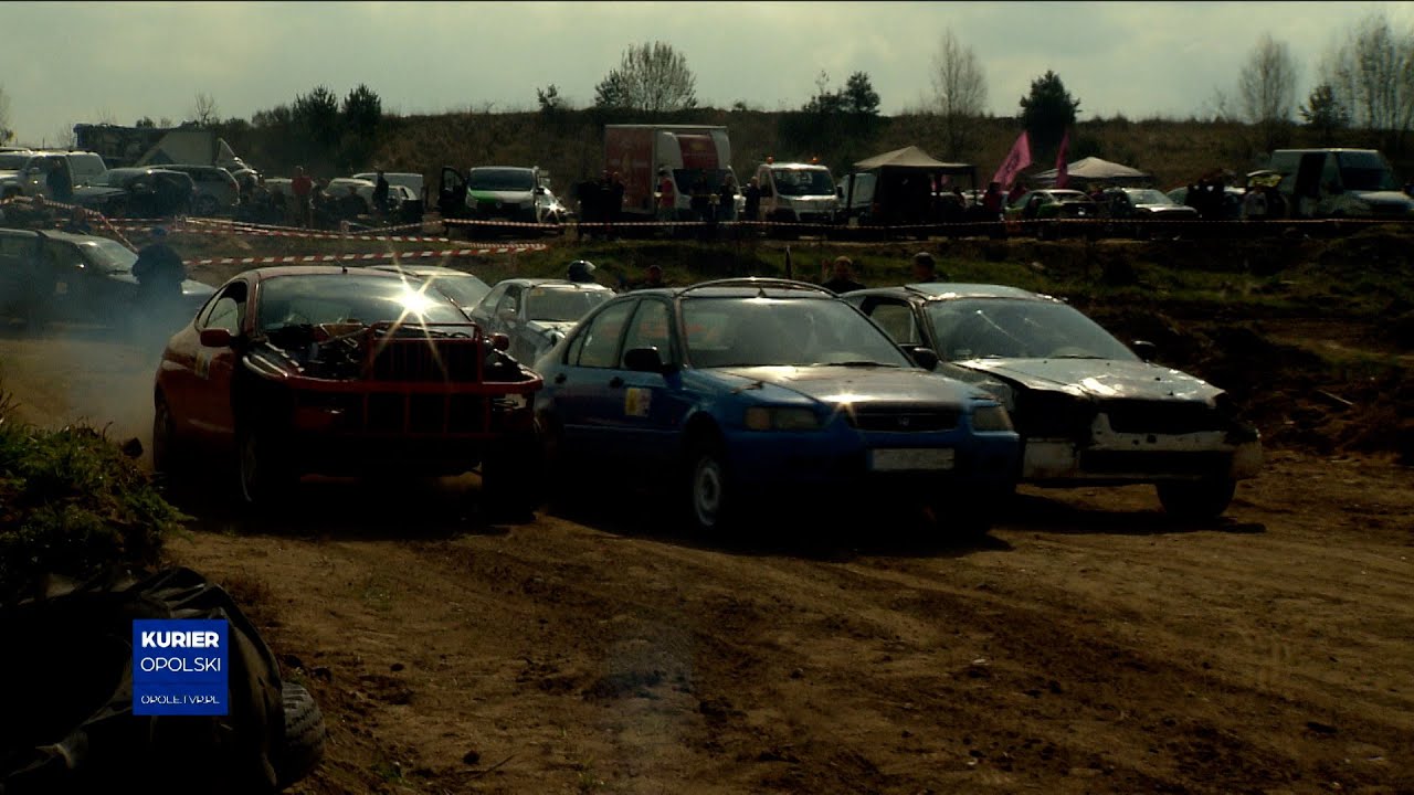 Charytatywny Wrak Race Chechło po raz trzeci. 63 załogi na starcie