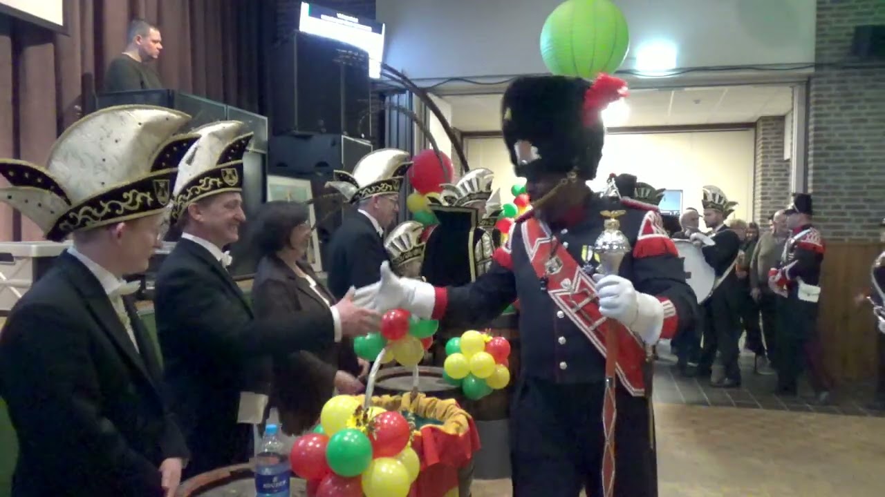 Receptie V.V. de Uule Oud-Geleen Prins Cas I en jeugdprins Koen I: Schutterij Marcellinus en Petrus