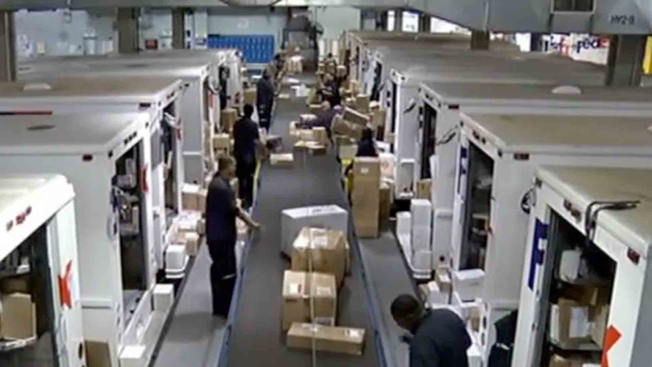 Chinese police launch investigation into FedEx package containing gun