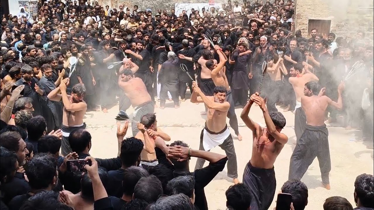 10 Muharram 2025 | Zanjeer Zani  Ashura 2025| Raja Bazar | Rawalpindi | Ashura juloos rawalpindi