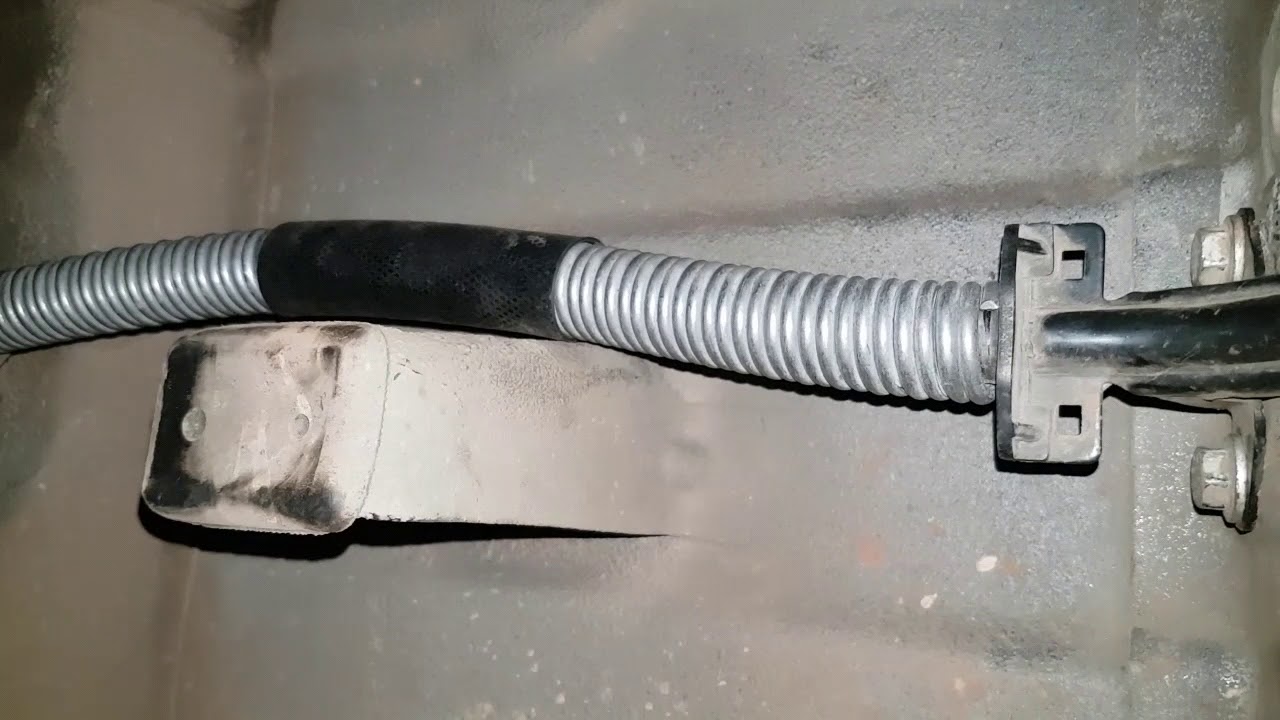 Instalação do Kit Original Volkswagen para Proteção Roda Estepe Saveiro e Amarok