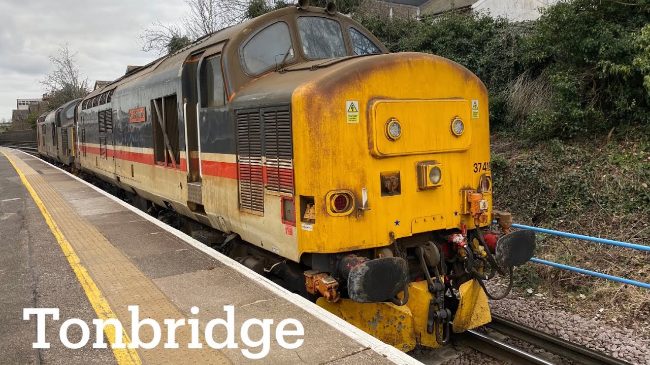 *Class 37s* Trains at Tonbridge - 04.02.2023