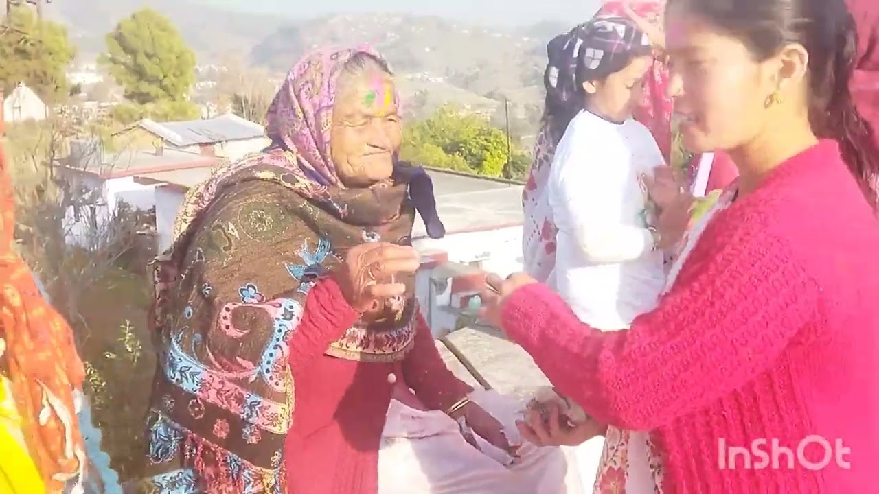 Katyur devta or Hanuman mandir m Hui aj holi🥰