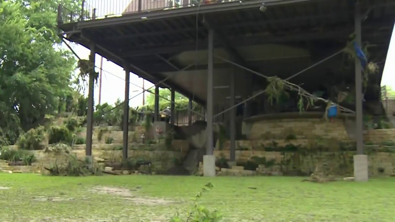 KPRC's Gage Goulding describes destruction along Guadalupe River in Center Point