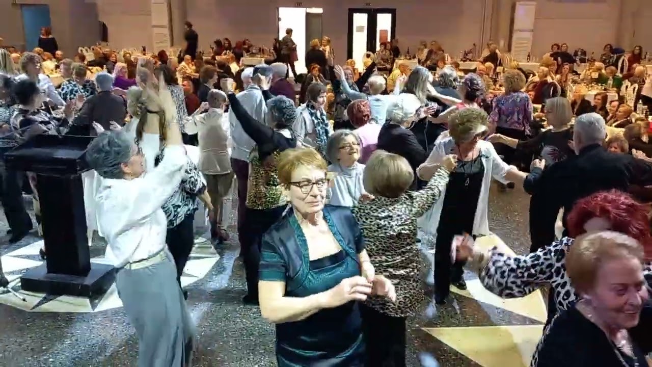 ΤΑ ΚΑΠΗ ΤΟΥ ΔΗΜΟΥ ΝΕΑΠΟΛΗΣ ΣΥΚΕΩΝ ΚΟΒΟΥΝ ΤΗΝ ΠΙΤΑ ΤΟΥΣ...Νο 2