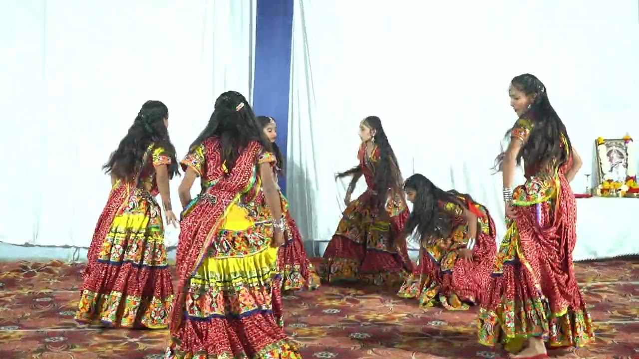 Padharo Maro Desh